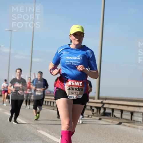 03.10.2025 - Köhlbrandbrückenlauf Yannick Fuchs http://msf.ph/oto/9184312 03.10.2025 12:01:48 Position 3 6807, 5712 meine-sportfotos.de