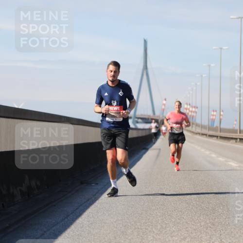 03.10.2025 - Köhlbrandbrückenlauf Yannick Fuchs http://msf.ph/oto/9184313 03.10.2025 11:40:18 Position 3 4104 meine-sportfotos.de