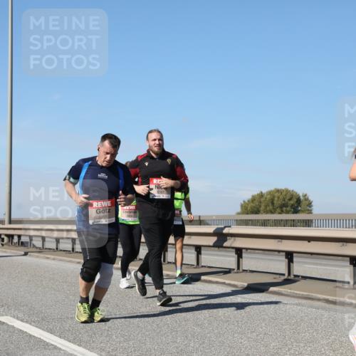 03.10.2025 - Köhlbrandbrückenlauf Yannick Fuchs http://msf.ph/oto/9184329 03.10.2025 12:01:53 Position 3 5986, 5107, 4673 meine-sportfotos.de