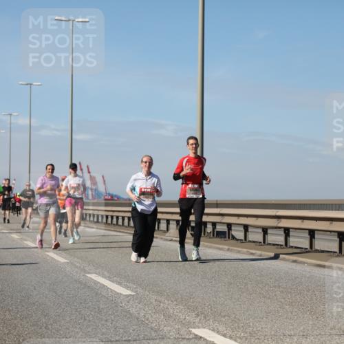 03.10.2025 - Köhlbrandbrückenlauf Yannick Fuchs http://msf.ph/oto/9184335 03.10.2025 12:01:54 Position 3  meine-sportfotos.de