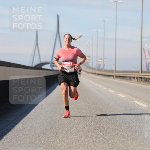03.10.2025 - Köhlbrandbrückenlauf Yannick Fuchs http://msf.ph/oto/9184344 03.10.2025 11:40:21 Position 3 4209 meine-sportfotos.de