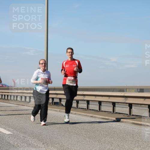 03.10.2025 - Köhlbrandbrückenlauf Yannick Fuchs http://msf.ph/oto/9184345 03.10.2025 12:01:56 Position 3 4904 meine-sportfotos.de