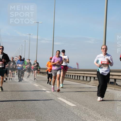 03.10.2025 - Köhlbrandbrückenlauf Yannick Fuchs http://msf.ph/oto/9184347 03.10.2025 12:01:56 Position 3 4905, 4904 meine-sportfotos.de