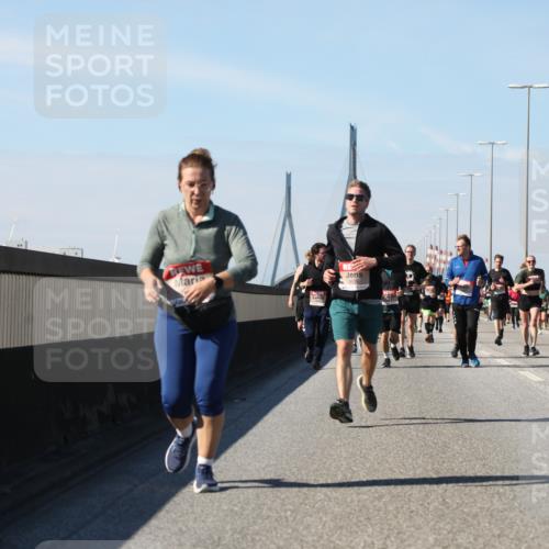 03.10.2025 - Köhlbrandbrückenlauf Yannick Fuchs http://msf.ph/oto/9184353 03.10.2025 12:01:57 Position 3  meine-sportfotos.de
