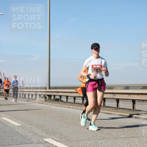 03.10.2025 - Köhlbrandbrückenlauf Yannick Fuchs http://msf.ph/oto/9184383 03.10.2025 12:02:00 Position 3  meine-sportfotos.de