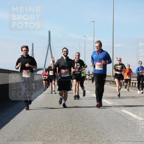 03.10.2025 - Köhlbrandbrückenlauf Yannick Fuchs http://msf.ph/oto/9184387 03.10.2025 12:02:01 Position 3  meine-sportfotos.de