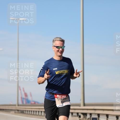03.10.2025 - Köhlbrandbrückenlauf Yannick Fuchs http://msf.ph/oto/9184402 03.10.2025 11:40:39 Position 3 6683 meine-sportfotos.de