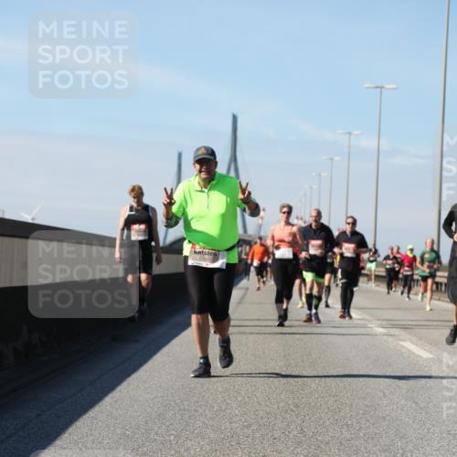 03.10.2025 - Köhlbrandbrückenlauf Yannick Fuchs http://msf.ph/oto/9184424 03.10.2025 12:02:04 Position 3 6209 meine-sportfotos.de