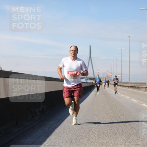 03.10.2025 - Köhlbrandbrückenlauf Yannick Fuchs http://msf.ph/oto/9184430 03.10.2025 11:40:47 Position 3 6130 meine-sportfotos.de