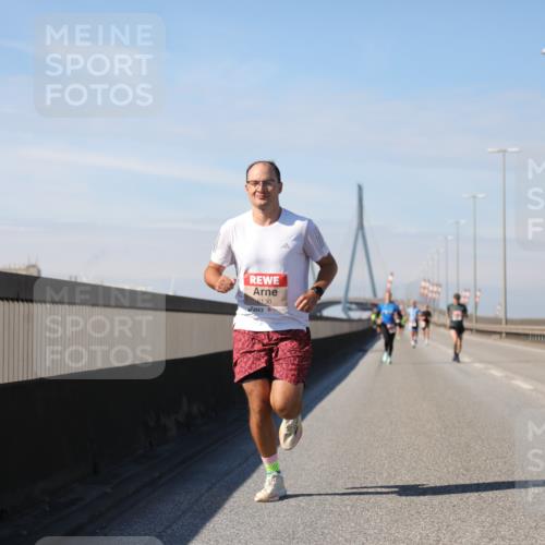 03.10.2025 - Köhlbrandbrückenlauf Yannick Fuchs http://msf.ph/oto/9184433 03.10.2025 11:40:47 Position 3 6130 meine-sportfotos.de