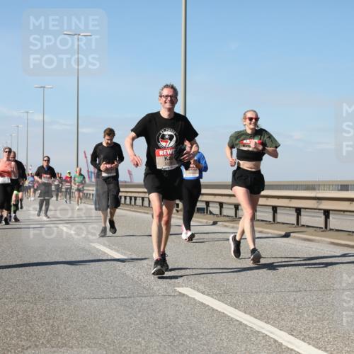 03.10.2025 - Köhlbrandbrückenlauf Yannick Fuchs http://msf.ph/oto/9184437 03.10.2025 12:02:06 Position 3  meine-sportfotos.de