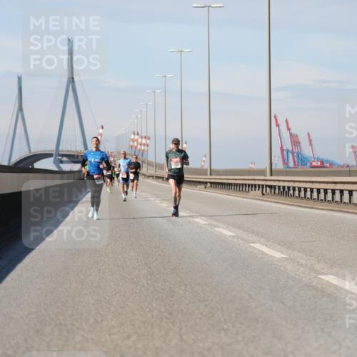 03.10.2025 - Köhlbrandbrückenlauf Yannick Fuchs http://msf.ph/oto/9184442 03.10.2025 11:40:49 Position 3  meine-sportfotos.de