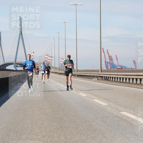 03.10.2025 - Köhlbrandbrückenlauf Yannick Fuchs http://msf.ph/oto/9184447 03.10.2025 11:40:50 Position 3  meine-sportfotos.de