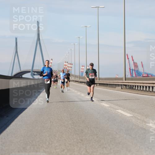 03.10.2025 - Köhlbrandbrückenlauf Yannick Fuchs http://msf.ph/oto/9184449 03.10.2025 11:40:50 Position 3  meine-sportfotos.de