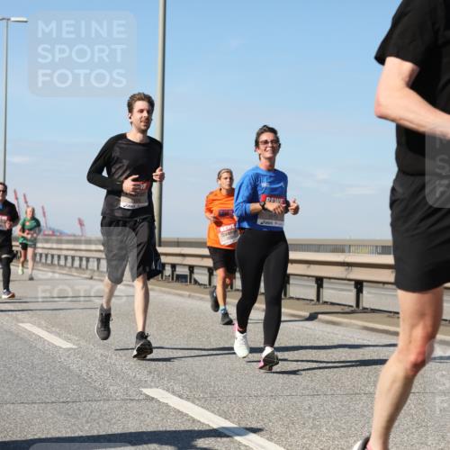 03.10.2025 - Köhlbrandbrückenlauf Yannick Fuchs http://msf.ph/oto/9184454 03.10.2025 12:02:07 Position 3 5573 meine-sportfotos.de