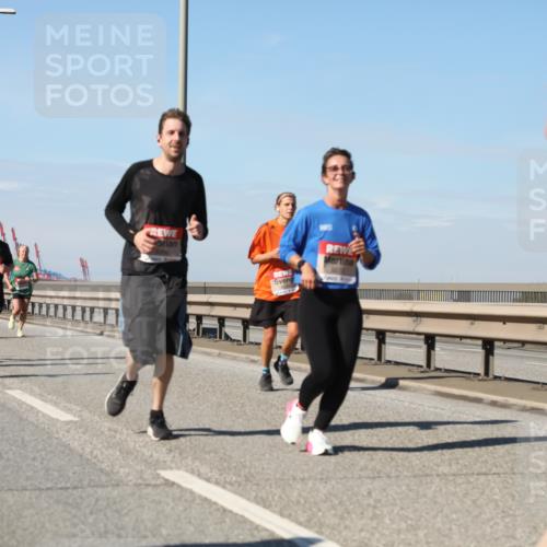03.10.2025 - Köhlbrandbrückenlauf Yannick Fuchs http://msf.ph/oto/9184456 03.10.2025 12:02:07 Position 3 5678 meine-sportfotos.de