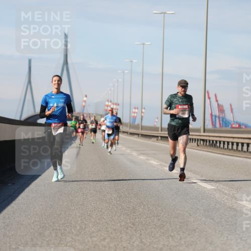 03.10.2025 - Köhlbrandbrückenlauf Yannick Fuchs http://msf.ph/oto/9184457 03.10.2025 11:40:53 Position 3  meine-sportfotos.de