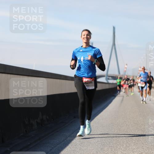 03.10.2025 - Köhlbrandbrückenlauf Yannick Fuchs http://msf.ph/oto/9184463 03.10.2025 11:40:55 Position 3 6480 meine-sportfotos.de