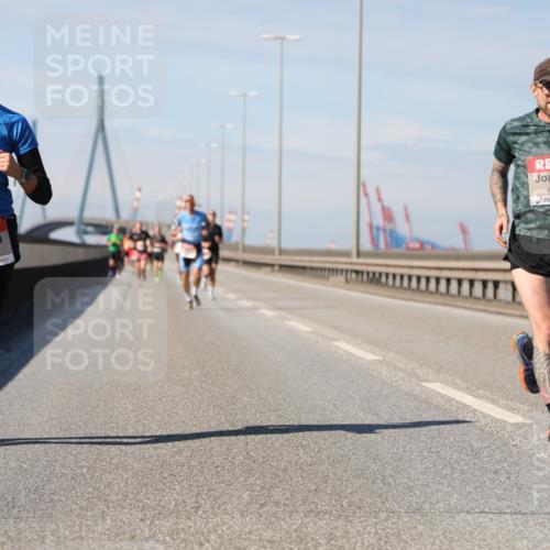 03.10.2025 - Köhlbrandbrückenlauf Yannick Fuchs http://msf.ph/oto/9184467 03.10.2025 11:40:55 Position 3 6480, 400 meine-sportfotos.de