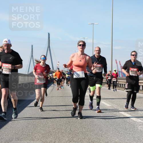 03.10.2025 - Köhlbrandbrückenlauf Yannick Fuchs http://msf.ph/oto/9184472 03.10.2025 12:02:09 Position 3 5675 meine-sportfotos.de