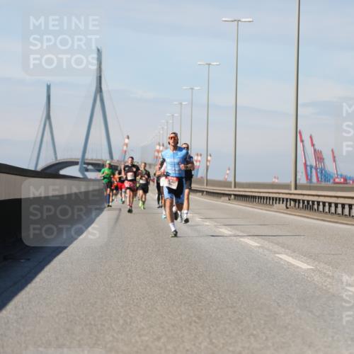 03.10.2025 - Köhlbrandbrückenlauf Yannick Fuchs http://msf.ph/oto/9184474 03.10.2025 11:40:56 Position 3  meine-sportfotos.de