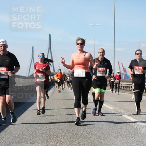 03.10.2025 - Köhlbrandbrückenlauf Yannick Fuchs http://msf.ph/oto/9184475 03.10.2025 12:02:09 Position 3 4587, 5361 meine-sportfotos.de