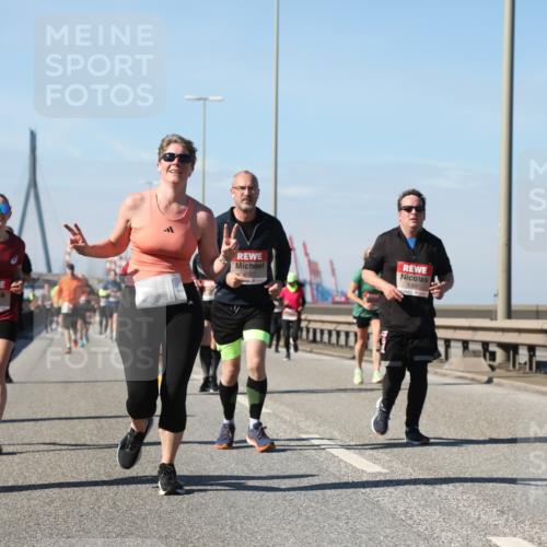03.10.2025 - Köhlbrandbrückenlauf Yannick Fuchs http://msf.ph/oto/9184479 03.10.2025 12:02:09 Position 3 4587 meine-sportfotos.de