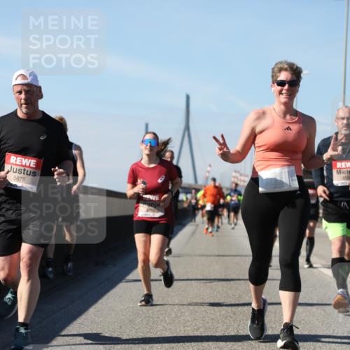 03.10.2025 - Köhlbrandbrückenlauf Yannick Fuchs http://msf.ph/oto/9184484 03.10.2025 12:02:10 Position 3 5675, 4587 meine-sportfotos.de