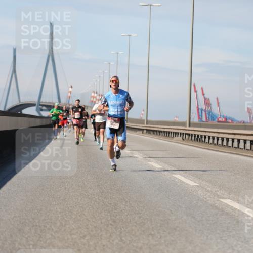 03.10.2025 - Köhlbrandbrückenlauf Yannick Fuchs http://msf.ph/oto/9184485 03.10.2025 11:40:58 Position 3  meine-sportfotos.de