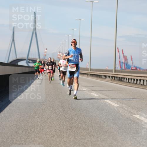 03.10.2025 - Köhlbrandbrückenlauf Yannick Fuchs http://msf.ph/oto/9184486 03.10.2025 11:40:58 Position 3  meine-sportfotos.de