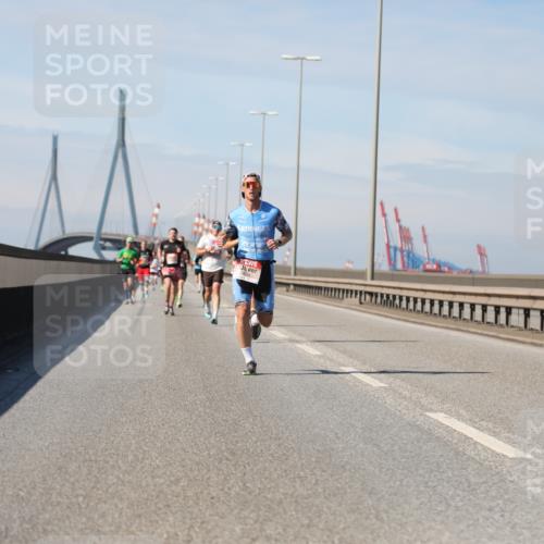 03.10.2025 - Köhlbrandbrückenlauf Yannick Fuchs http://msf.ph/oto/9184488 03.10.2025 11:40:58 Position 3  meine-sportfotos.de