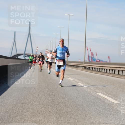 03.10.2025 - Köhlbrandbrückenlauf Yannick Fuchs http://msf.ph/oto/9184492 03.10.2025 11:40:59 Position 3  meine-sportfotos.de