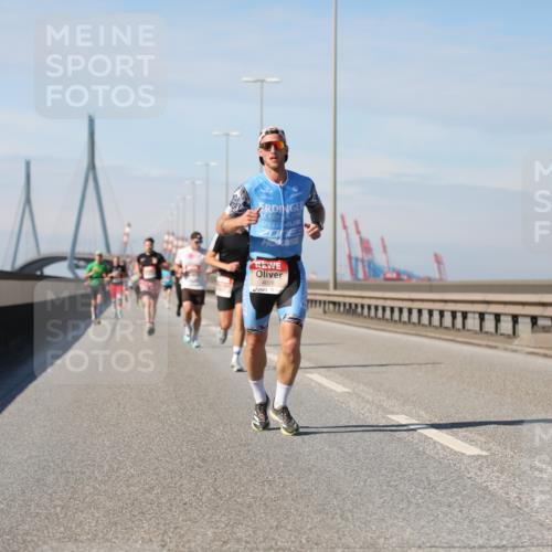 03.10.2025 - Köhlbrandbrückenlauf Yannick Fuchs http://msf.ph/oto/9184503 03.10.2025 11:41:00 Position 3 4028 meine-sportfotos.de