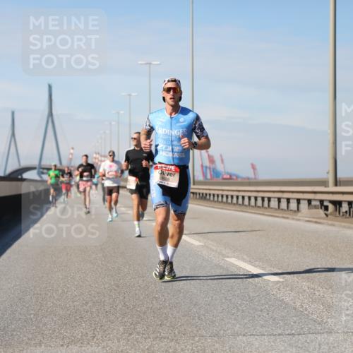 03.10.2025 - Köhlbrandbrückenlauf Yannick Fuchs http://msf.ph/oto/9184505 03.10.2025 11:41:00 Position 3 4028 meine-sportfotos.de