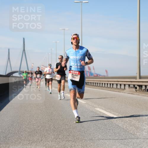 03.10.2025 - Köhlbrandbrückenlauf Yannick Fuchs http://msf.ph/oto/9184506 03.10.2025 11:41:00 Position 3 4028 meine-sportfotos.de