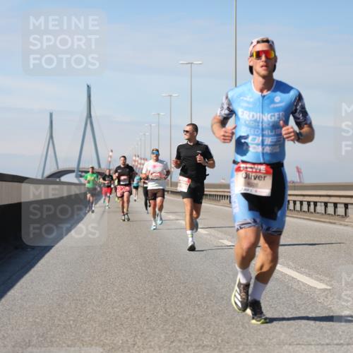 03.10.2025 - Köhlbrandbrückenlauf Yannick Fuchs http://msf.ph/oto/9184508 03.10.2025 11:41:01 Position 3 4028 meine-sportfotos.de