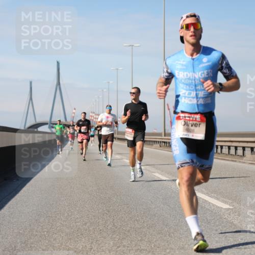 03.10.2025 - Köhlbrandbrückenlauf Yannick Fuchs http://msf.ph/oto/9184511 03.10.2025 11:41:01 Position 3 4028 meine-sportfotos.de