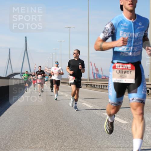 03.10.2025 - Köhlbrandbrückenlauf Yannick Fuchs http://msf.ph/oto/9184514 03.10.2025 11:41:01 Position 3 4028 meine-sportfotos.de