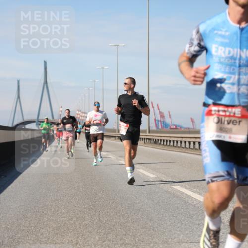 03.10.2025 - Köhlbrandbrückenlauf Yannick Fuchs http://msf.ph/oto/9184516 03.10.2025 11:41:02 Position 3 4028 meine-sportfotos.de