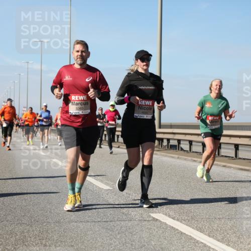 03.10.2025 - Köhlbrandbrückenlauf Yannick Fuchs http://msf.ph/oto/9184519 03.10.2025 12:02:13 Position 3 96, 6291, 5363, 4680 meine-sportfotos.de