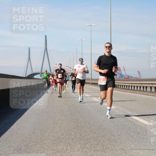 03.10.2025 - Köhlbrandbrückenlauf Yannick Fuchs http://msf.ph/oto/9184520 03.10.2025 11:41:02 Position 3 6410 meine-sportfotos.de