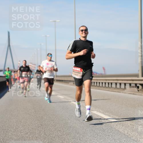 03.10.2025 - Köhlbrandbrückenlauf Yannick Fuchs http://msf.ph/oto/9184521 03.10.2025 11:41:03 Position 3 6410 meine-sportfotos.de