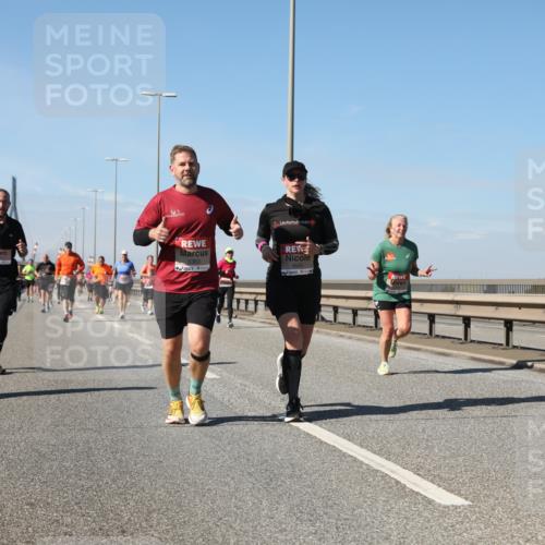 03.10.2025 - Köhlbrandbrückenlauf Yannick Fuchs http://msf.ph/oto/9184524 03.10.2025 12:02:14 Position 3 96, 5363 meine-sportfotos.de