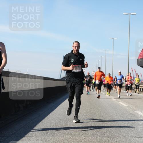 03.10.2025 - Köhlbrandbrückenlauf Yannick Fuchs http://msf.ph/oto/9184530 03.10.2025 12:02:14 Position 3 5745, 96, 6291, 5363 meine-sportfotos.de