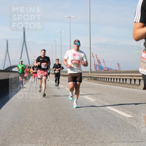 03.10.2025 - Köhlbrandbrückenlauf Yannick Fuchs http://msf.ph/oto/9184532 03.10.2025 11:41:04 Position 3 5966, 6410 meine-sportfotos.de