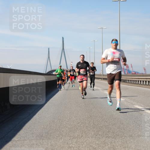 03.10.2025 - Köhlbrandbrückenlauf Yannick Fuchs http://msf.ph/oto/9184535 03.10.2025 11:41:04 Position 3  meine-sportfotos.de