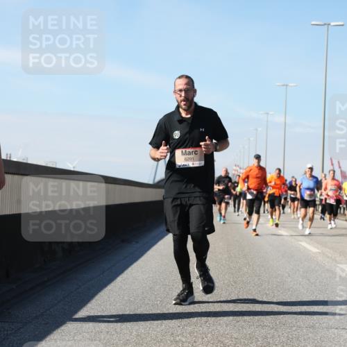 03.10.2025 - Köhlbrandbrückenlauf Yannick Fuchs http://msf.ph/oto/9184536 03.10.2025 12:02:15 Position 3 5745, 96, 6291 meine-sportfotos.de