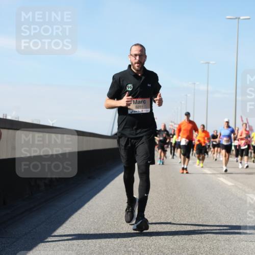 03.10.2025 - Köhlbrandbrückenlauf Yannick Fuchs http://msf.ph/oto/9184538 03.10.2025 12:02:15 Position 3 5745, 96, 6291 meine-sportfotos.de