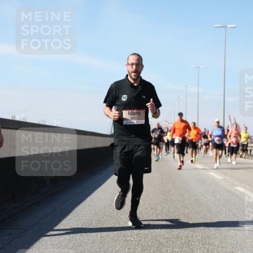 03.10.2025 - Köhlbrandbrückenlauf Yannick Fuchs http://msf.ph/oto/9184540 03.10.2025 12:02:15 Position 3 5745, 96, 6291 meine-sportfotos.de