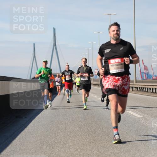 03.10.2025 - Köhlbrandbrückenlauf Yannick Fuchs http://msf.ph/oto/9184552 03.10.2025 11:41:06 Position 3 6100 meine-sportfotos.de
